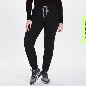 Like new Dolan petite short Curve Hope 11-Pocket CORE Scrub Jogger Pant